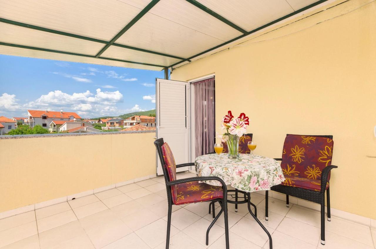 Apartments And Room Take It Easy ตรีบูนย์ ภายนอก รูปภาพ