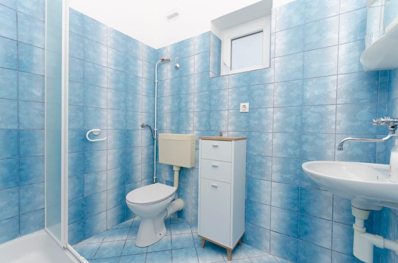 Apartments And Room Take It Easy ตรีบูนย์ ภายนอก รูปภาพ